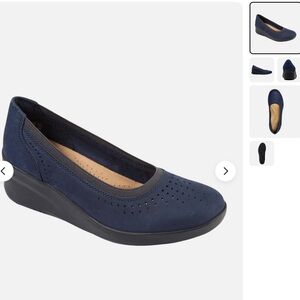 Clarks Women's Suttyn Kaylie Nubuck Leather Wedge Heel Pumps Navy Size